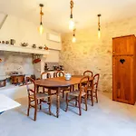 Casa de hóspedes Mas Saint Louis 3*